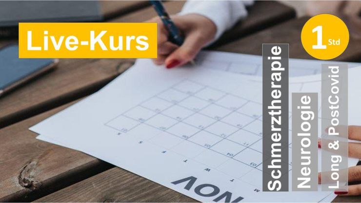 Sie sehen eine Person, die einen Eintrag in einen Monatsplan macht, als Symbol zum Webseminar über Fatigue in der Ergotherapie + Physiotherapie in der Rehabilitation von Schlaganfall + Apoplex + Schmerzreha  + bei Long + Post Covid in Klinik + Praxis