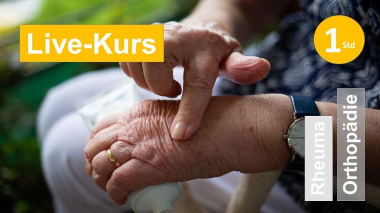 Sie sehen eine ältere Frau, die mit dem Zeigfinger einer Hand auf den Handrücken der anderen Hand fasst, als Assoziation zum Webseminar für Ergotherapie + Physiotherapie in der Rehabilitation rheumatischen Erkrankungen in Klinik + Praxis